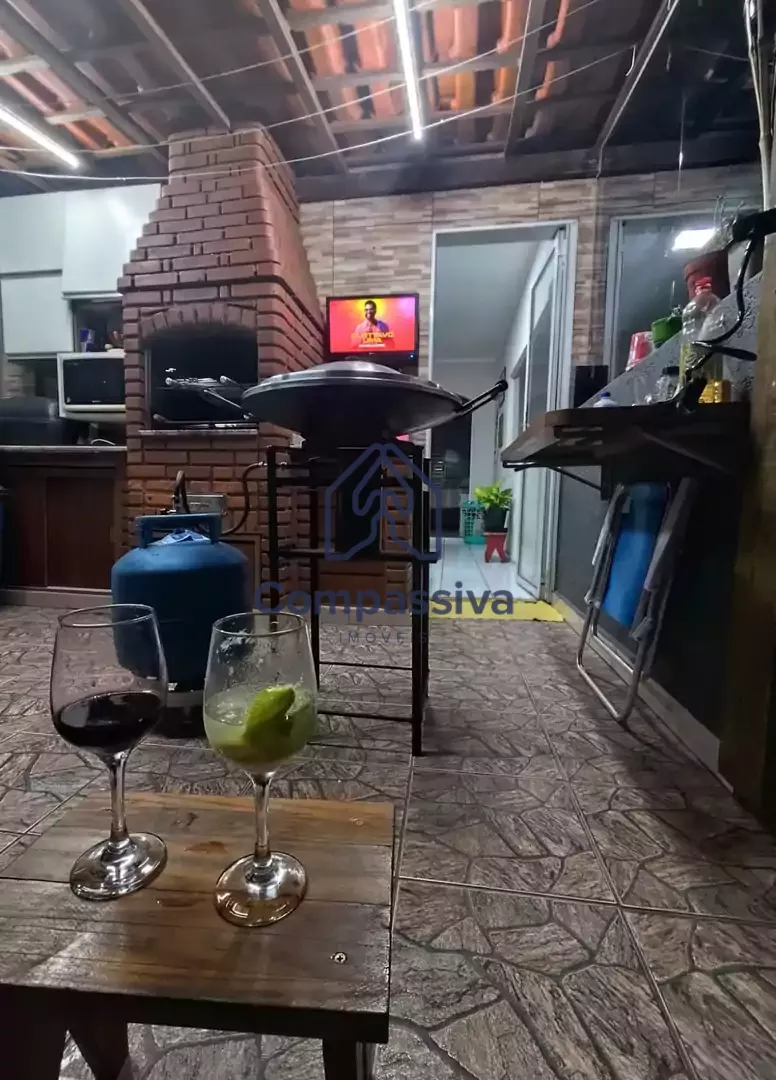 VENDE-SE Casa