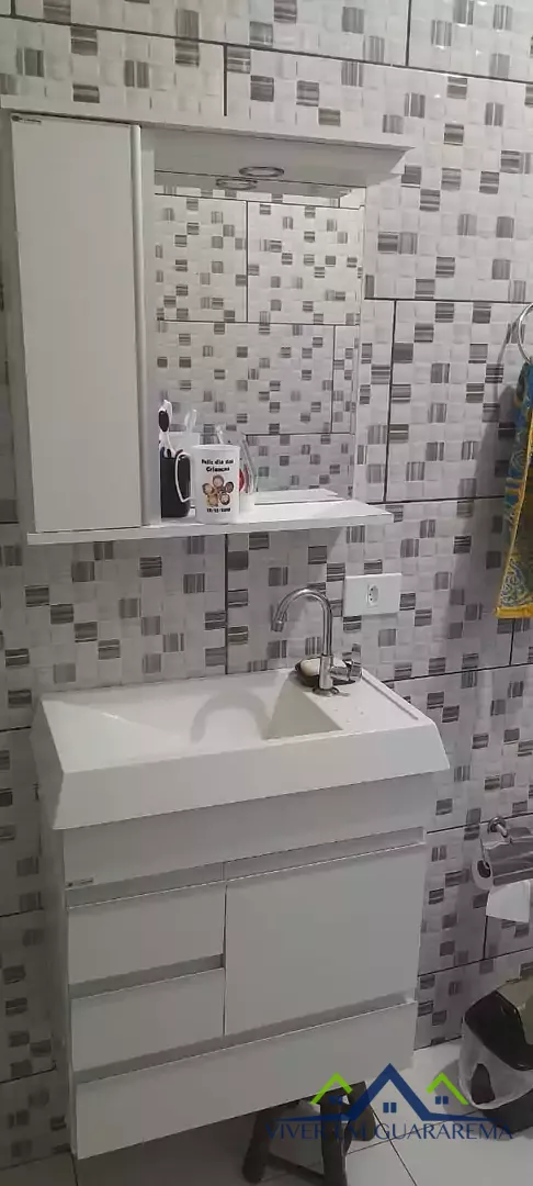 3 CASAS NO MESMO TERRENO NO CENTRO DE GUARAREMA — Miniatura 7