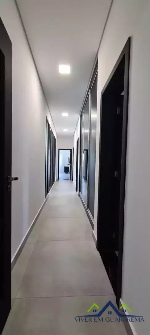 BELÍSSIMA CASA EM CONDOMINÍO FECHADO — Miniatura 8