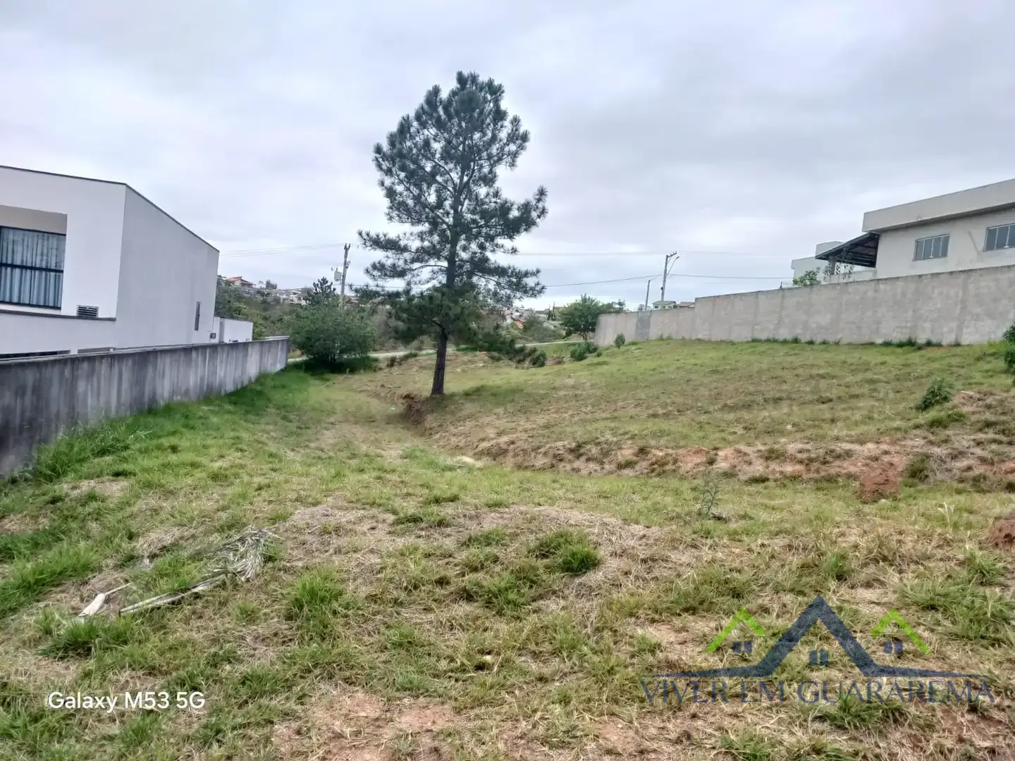 LOTE À VENDA NO CONDOMÍNIO LAGO DOURADO — Miniatura 3