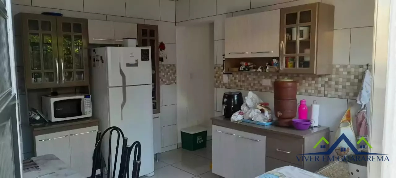 3 CASAS NO MESMO TERRENO NO CENTRO DE GUARAREMA — Miniatura 5