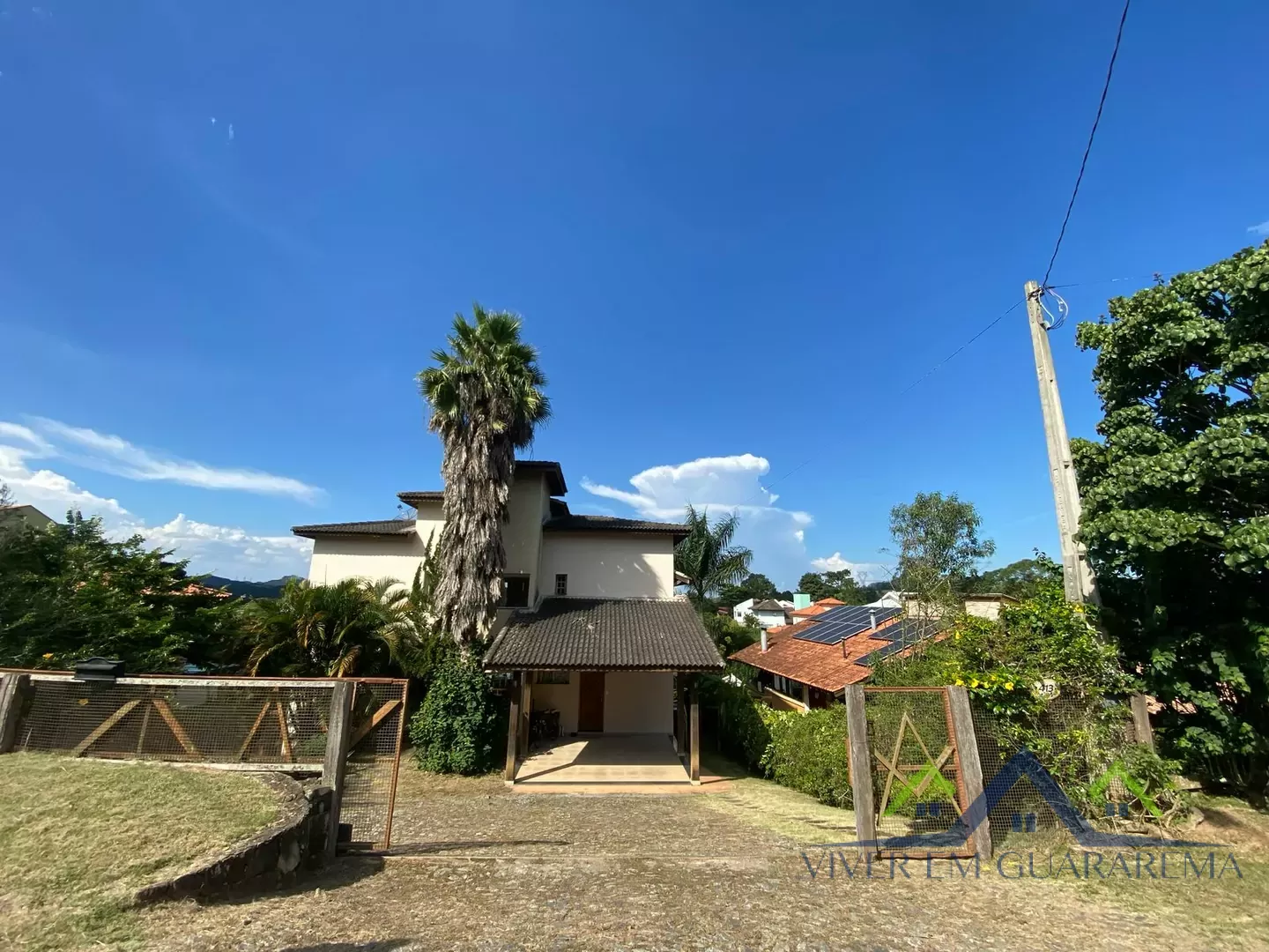 CASA À VENDA NO CONDOMÍNIO ALPES
