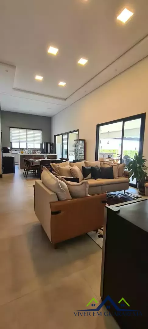 BELÍSSIMA CASA EM CONDOMINÍO FECHADO — Miniatura 3