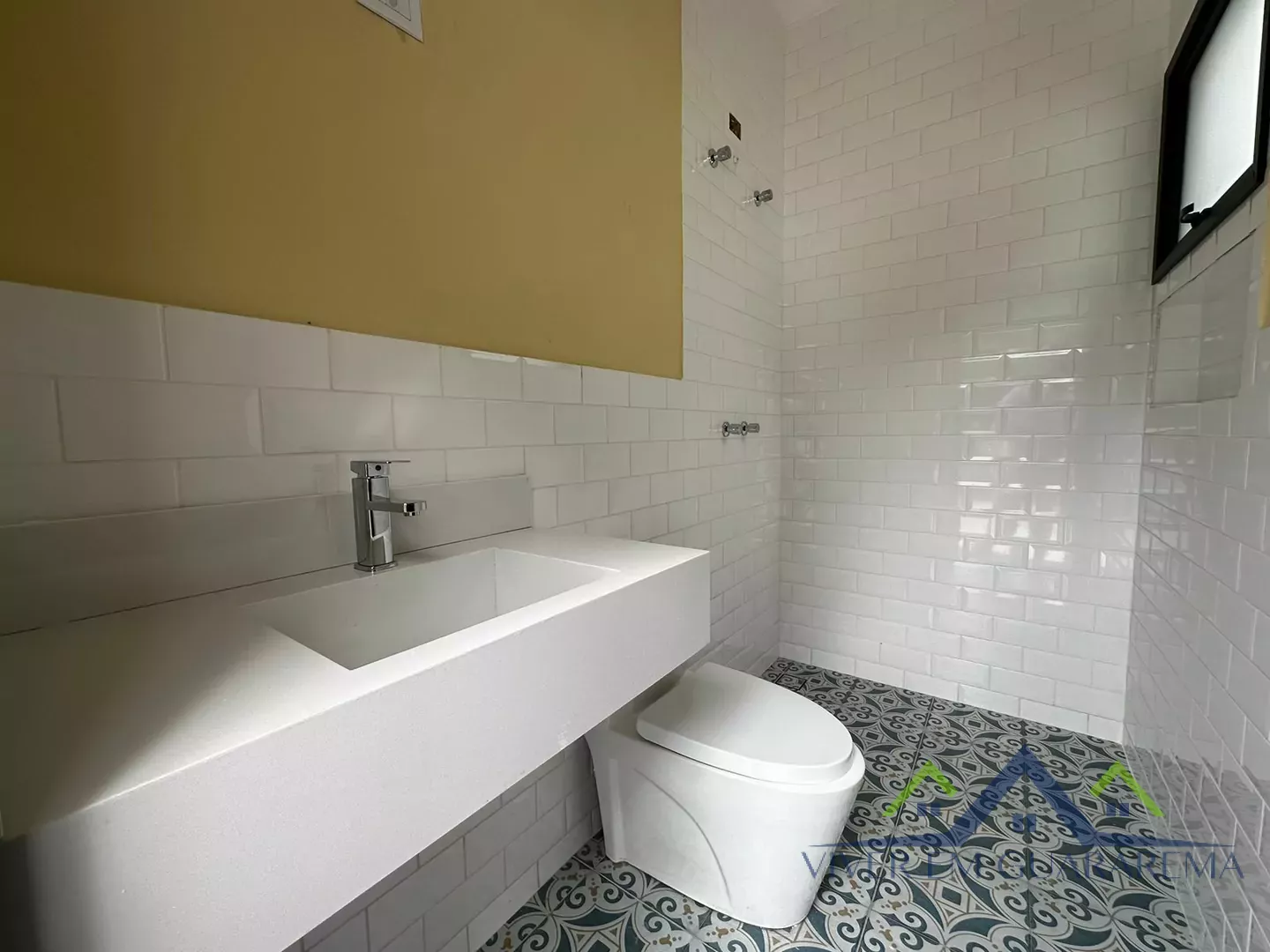 CASA ESPAÇOSA E SOFISTICADA A BEIRA DO RIO — Miniatura 9
