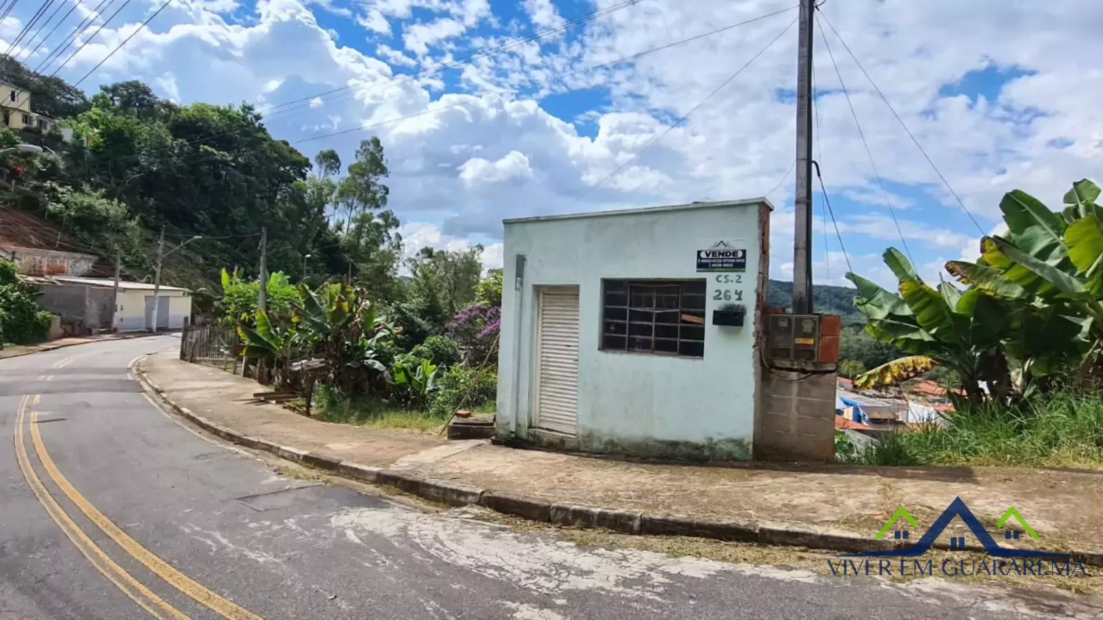CASA Á VENDA NO VALE DOS EUCALIPTOS