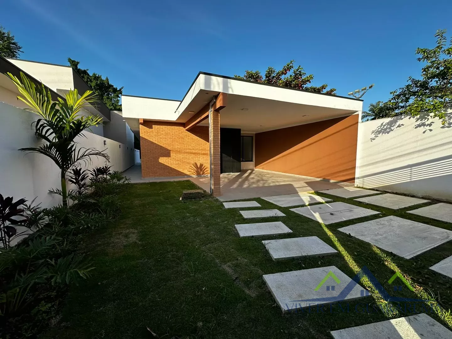 CASA ESPAÇOSA E SOFISTICADA A BEIRA DO RIO — Miniatura 17
