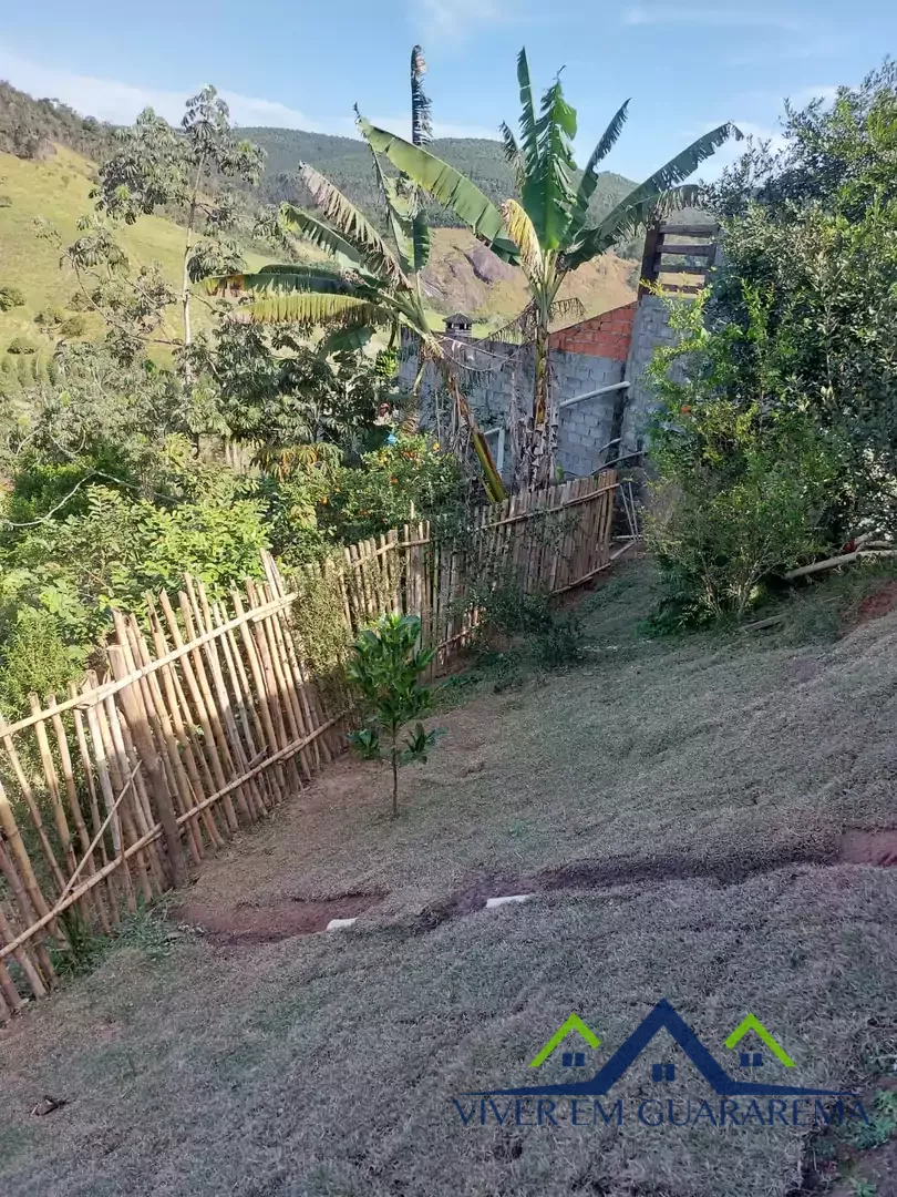 TERRENO COM PEQUENA CASA SEMI-PRONTA — Miniatura 4