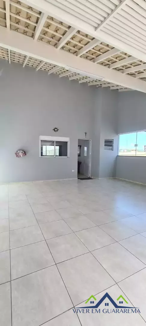 AMPLA E BELA CASA PRÓXIMO AO CENTRO — Miniatura 3