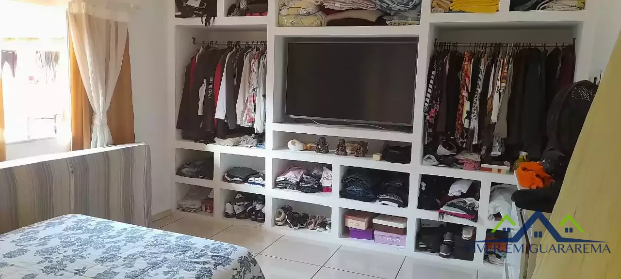 3 CASAS NO MESMO TERRENO NO CENTRO DE GUARAREMA — Miniatura 10