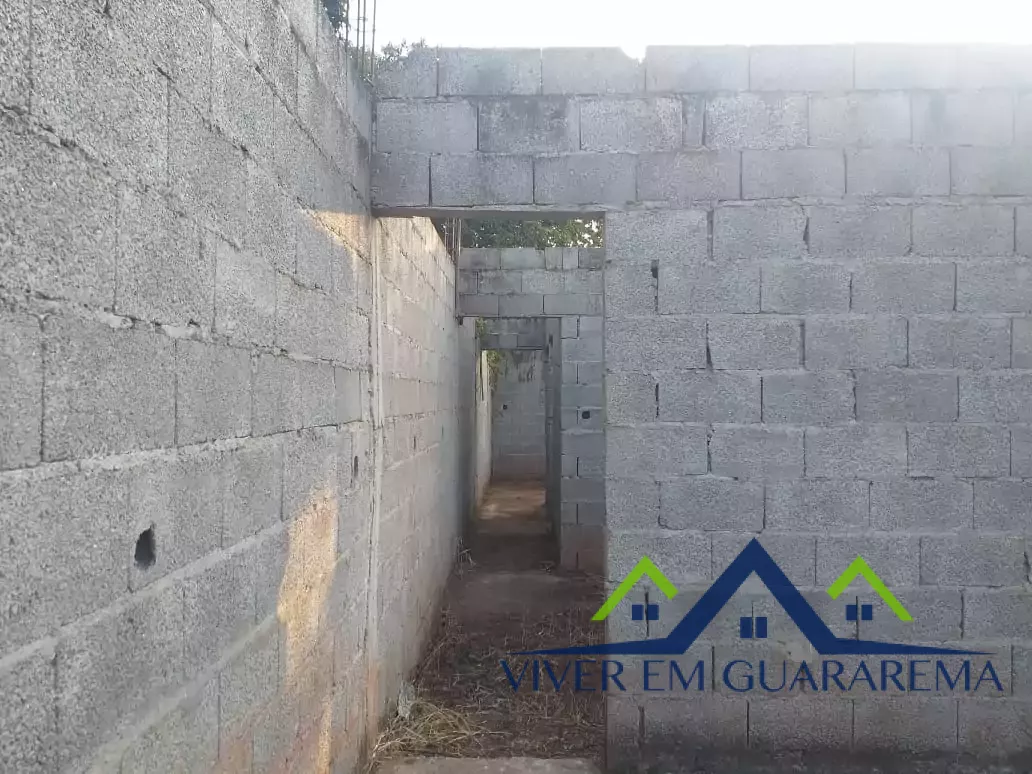 CASA SEMI PRONTA À VENDA