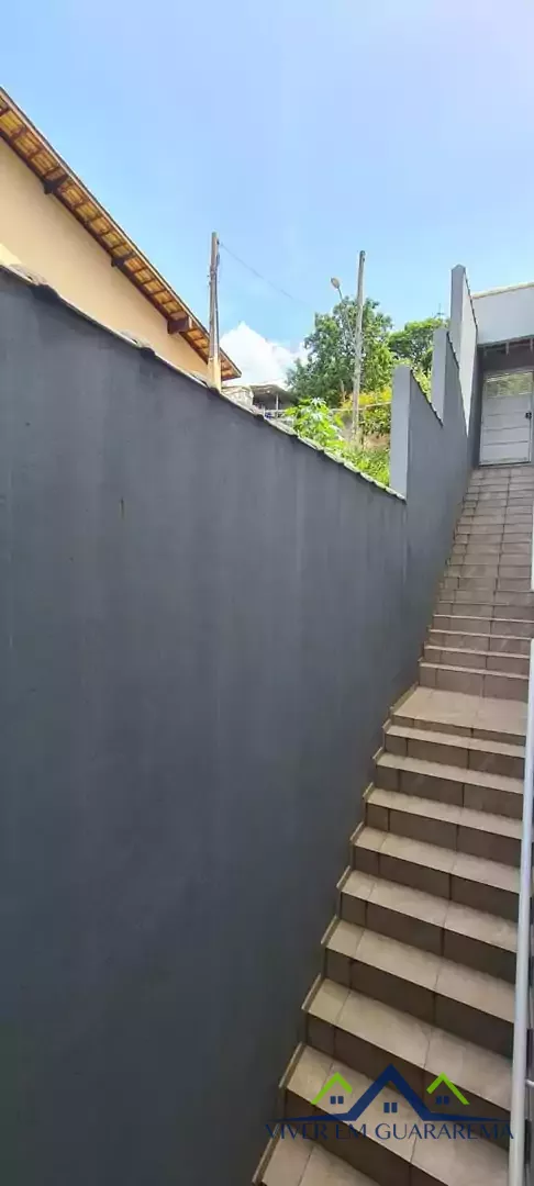 AMPLA E BELA CASA PRÓXIMO AO CENTRO — Miniatura 17
