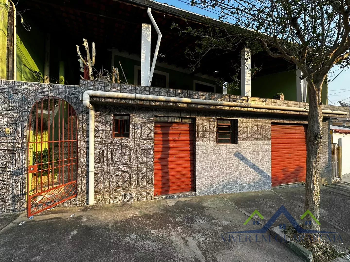 CASA PRÓXIMO AO CENTRO COM PONTO COMERCIAL