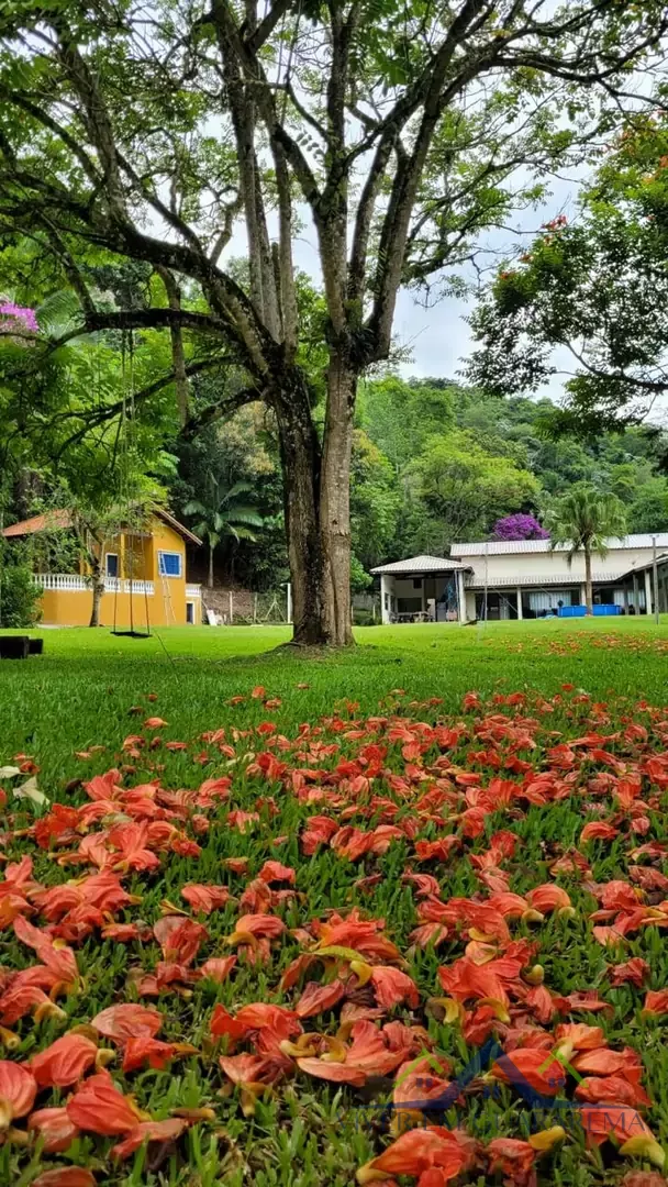 CHÁCARA ÀS MARGENS DO RIO E LAGO PARTICULAR