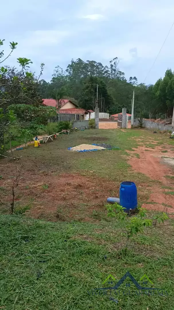 CASA À VENDA EM SANTA BRANCA — Miniatura 2