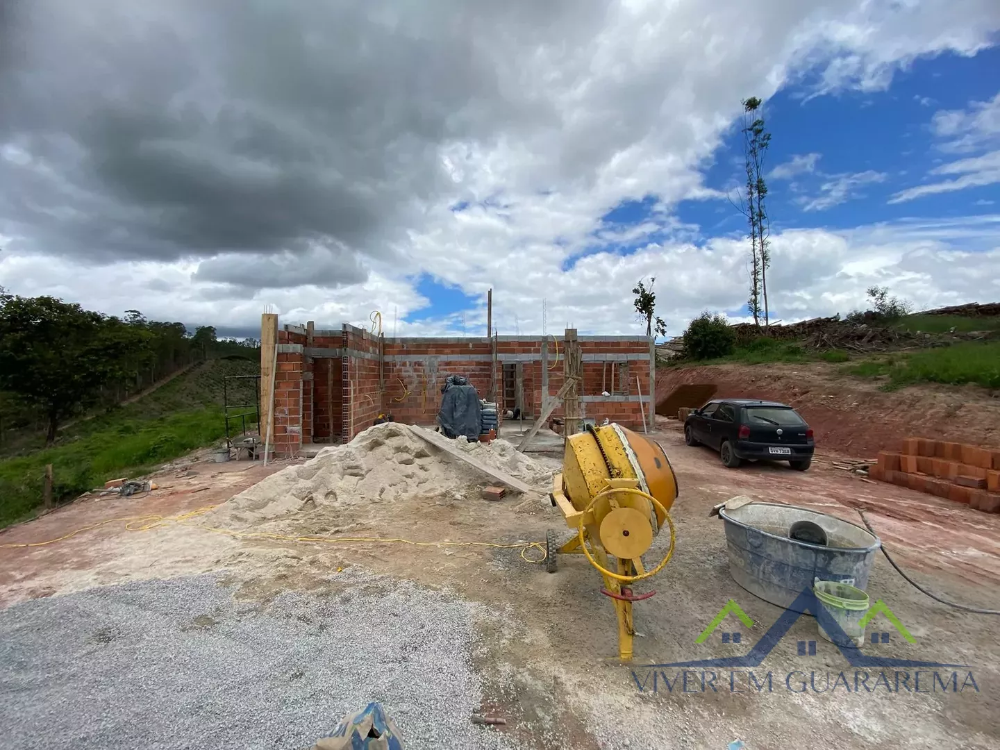 CASA EM FASE DE ACABAMENTO NO BAIRRO DOZINHO LEITE — Miniatura 8