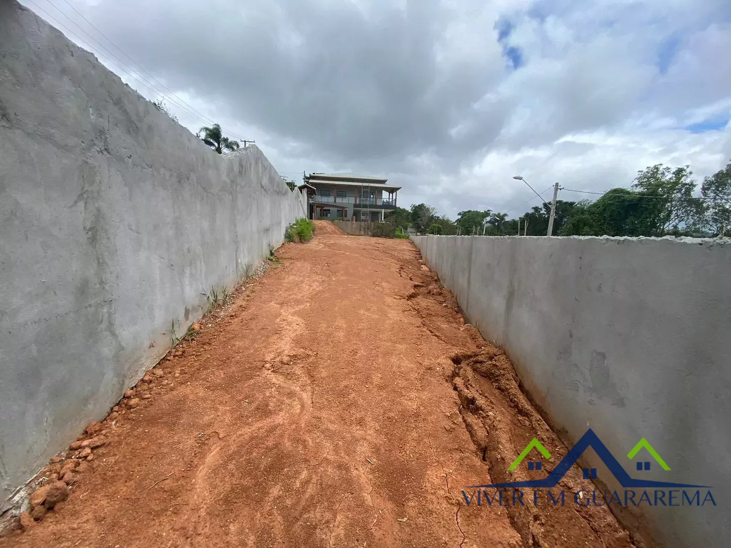 SOBRADO ALTO PADRÃO EM FASE DE ACABAMENTO NO JARDIM ITAPEMA — Miniatura 31