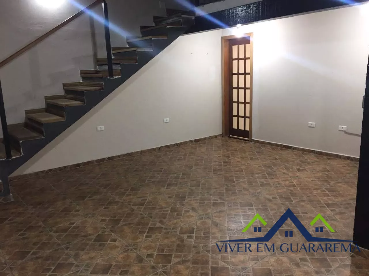 CASA COM PONTO COMERCIAL PARA INVESTIMENTO — Miniatura 2