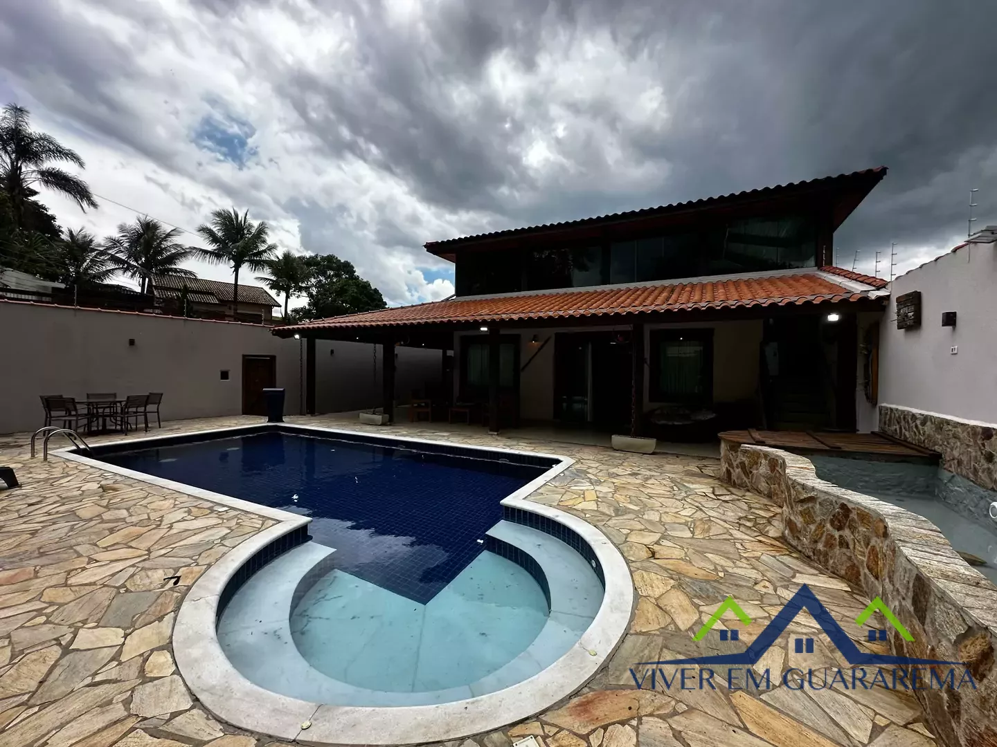 CASA COM VISTA PARA REPRESA PARA LOCAÇÃO DE FIM DE SEMANA — ANO NOVO INDISPONÍVEL