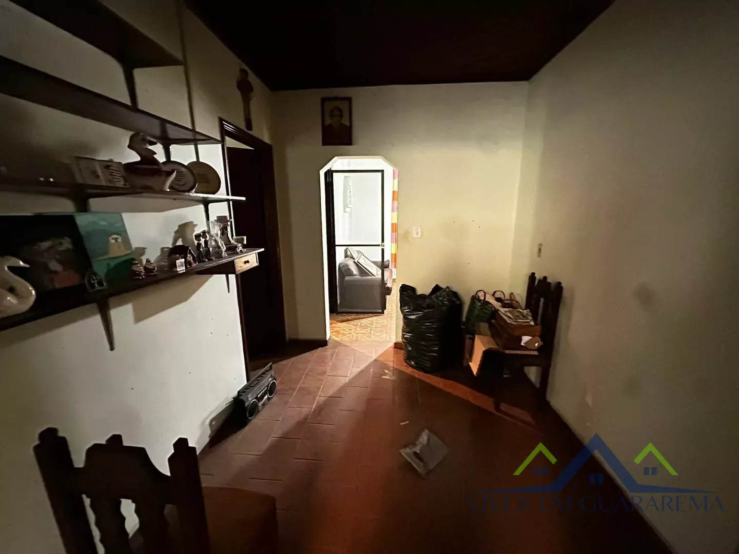 CASA PRÓXIMO AO CENTRO COM PONTO COMERCIAL — Miniatura 9