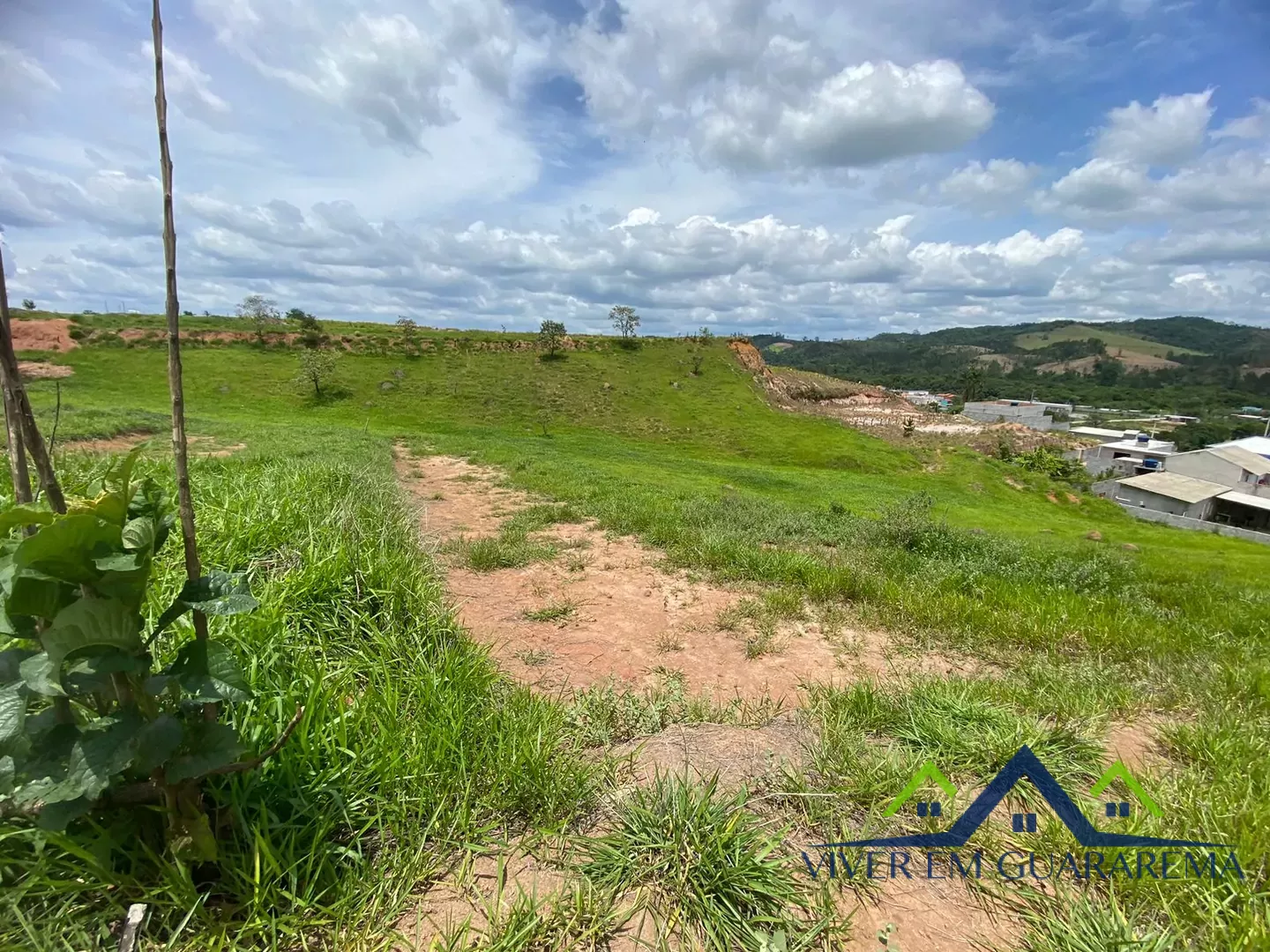 LOTE À VENDA NO BAIRRO PARATEÍ