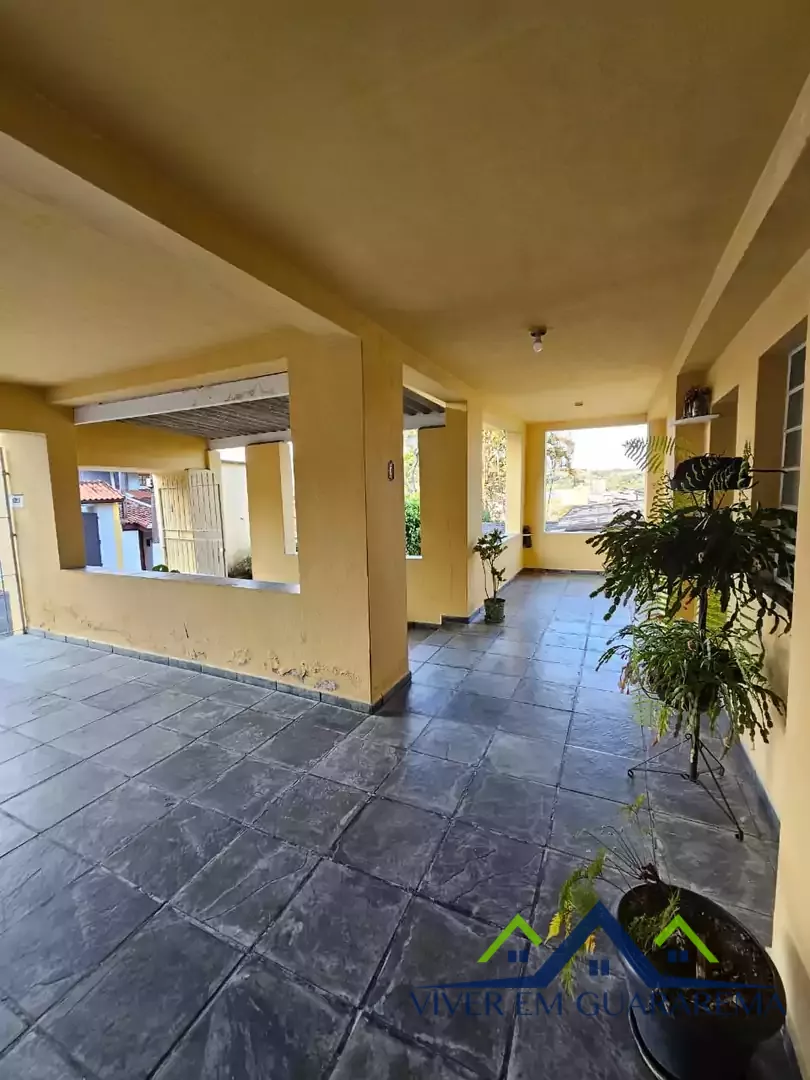 CASA TÉRREA NO CENTRO DE GUARAREMA — Miniatura 12