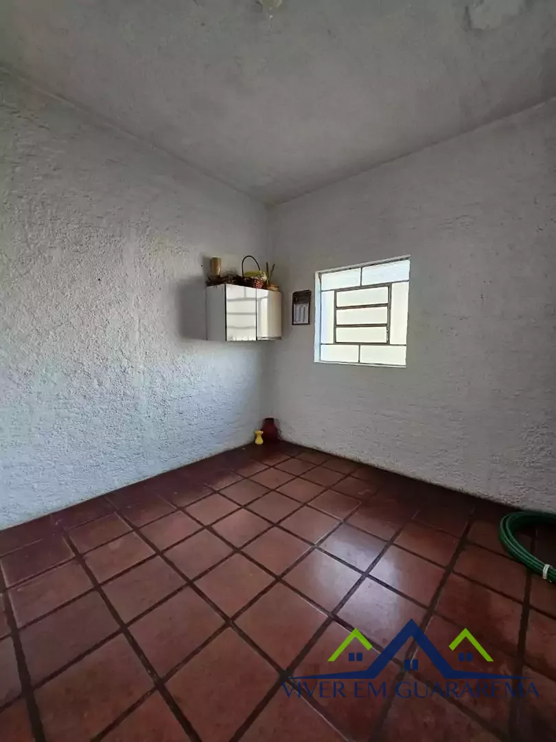 CASA TÉRREA NO CENTRO DE GUARAREMA — Miniatura 10