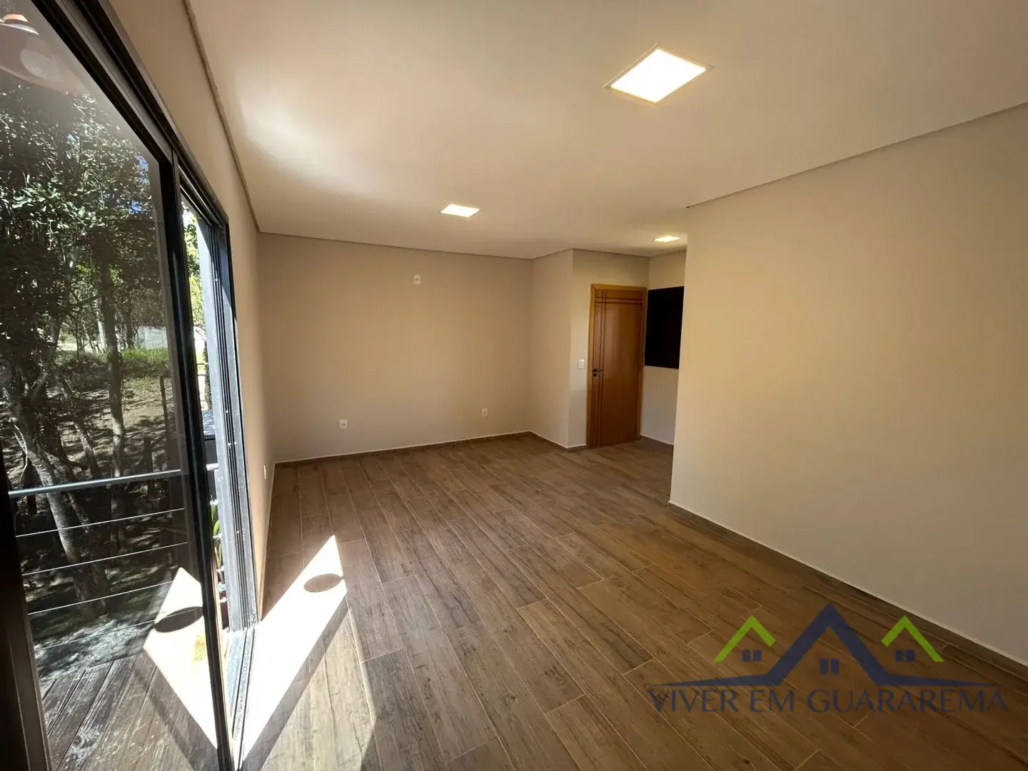 CASA CONTAINER EM ÁREA TRANQUILA COM TERRENO AMPLO — Miniatura 8