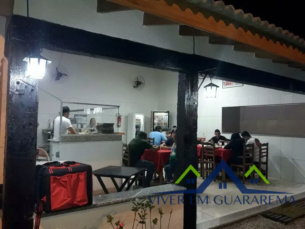 CASA COM PONTO COMERCIAL PARA INVESTIMENTO