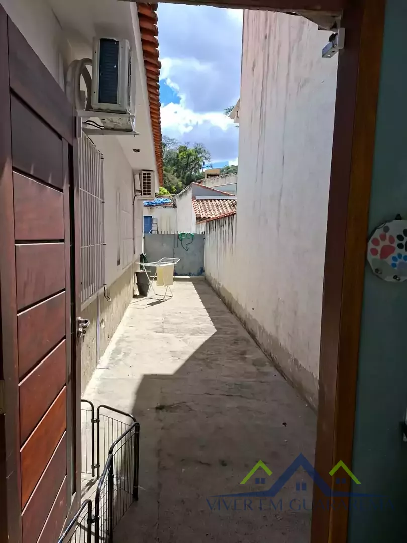 EXCELENTE CASA TÉRREA NO CORAÇÃO DA CIDADE — Miniatura 14