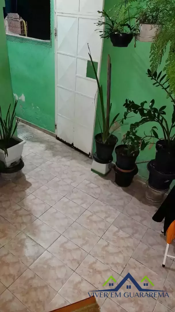 CASA À VENDA NO CENTRO DE GUARAREMA — Miniatura 3