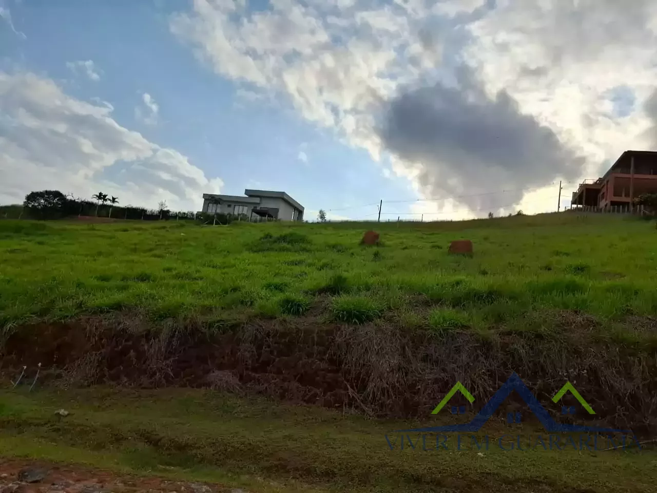 LOTES À VENDA NO RESIDENCIAL GUARAREMA HILLS — Miniatura 10