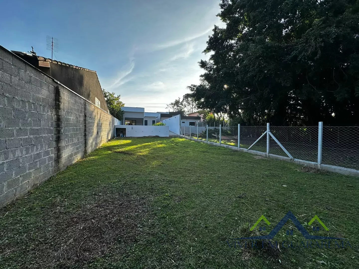 CASA ESPAÇOSA E SOFISTICADA A BEIRA DO RIO — Miniatura 21