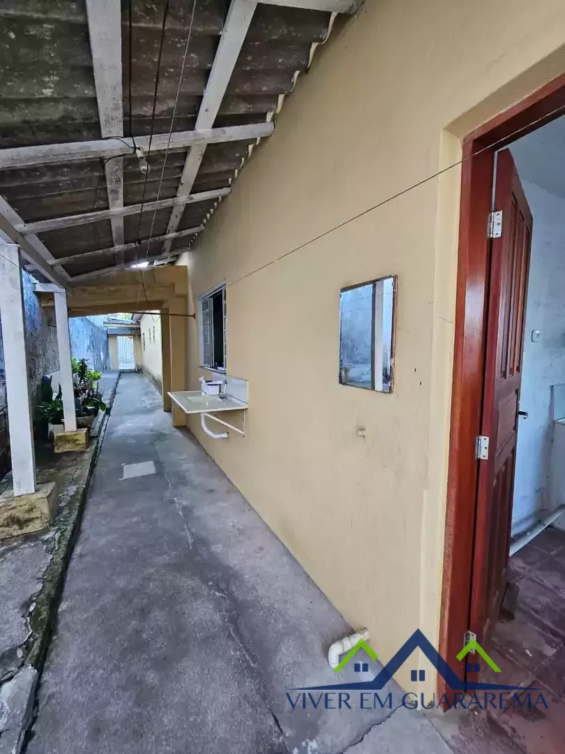 CASA TÉRREA NO CENTRO DE GUARAREMA — Miniatura 4