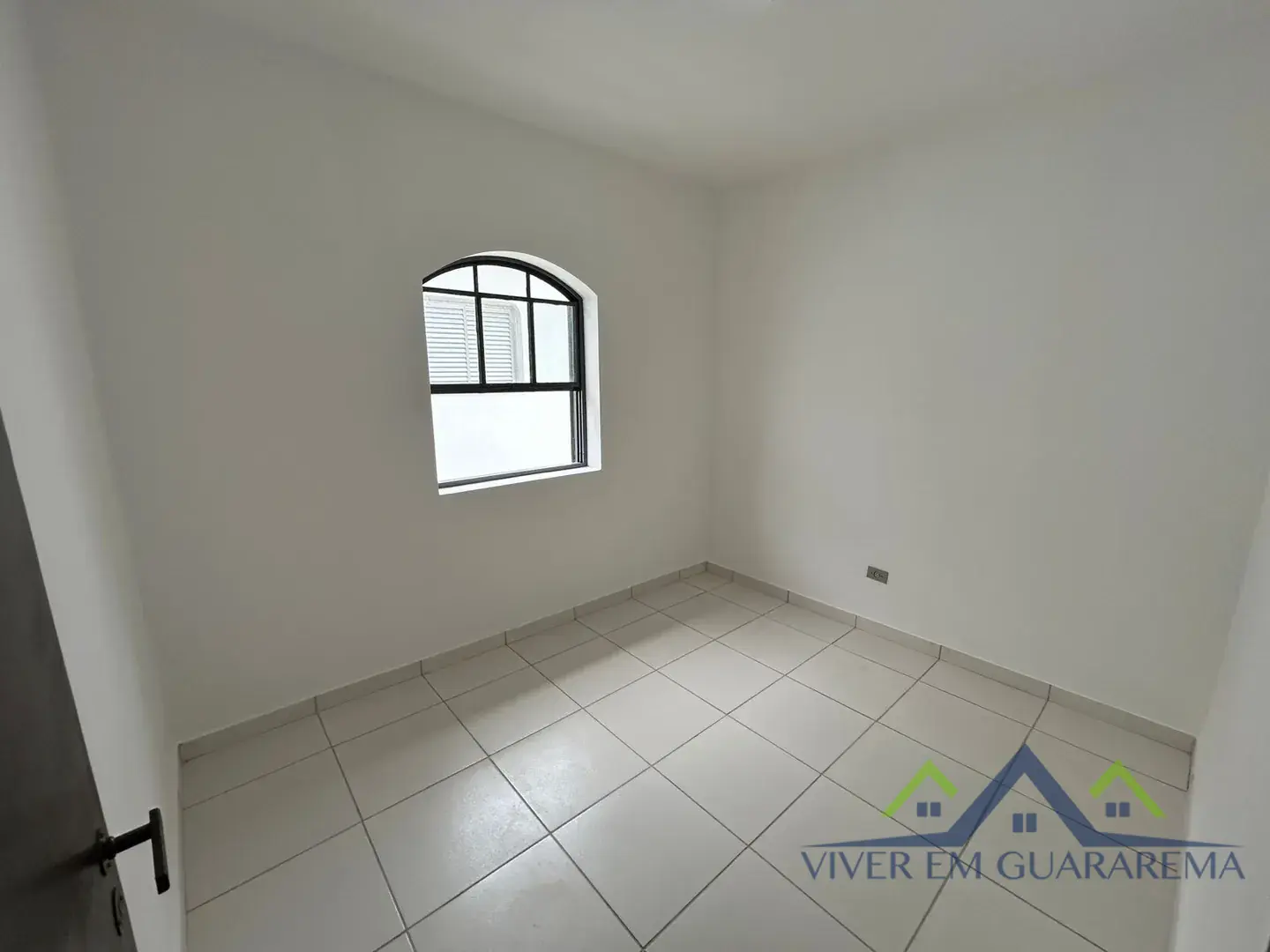 CASA À VENDA NO CENTRO DE GUARAREMA — Miniatura 8