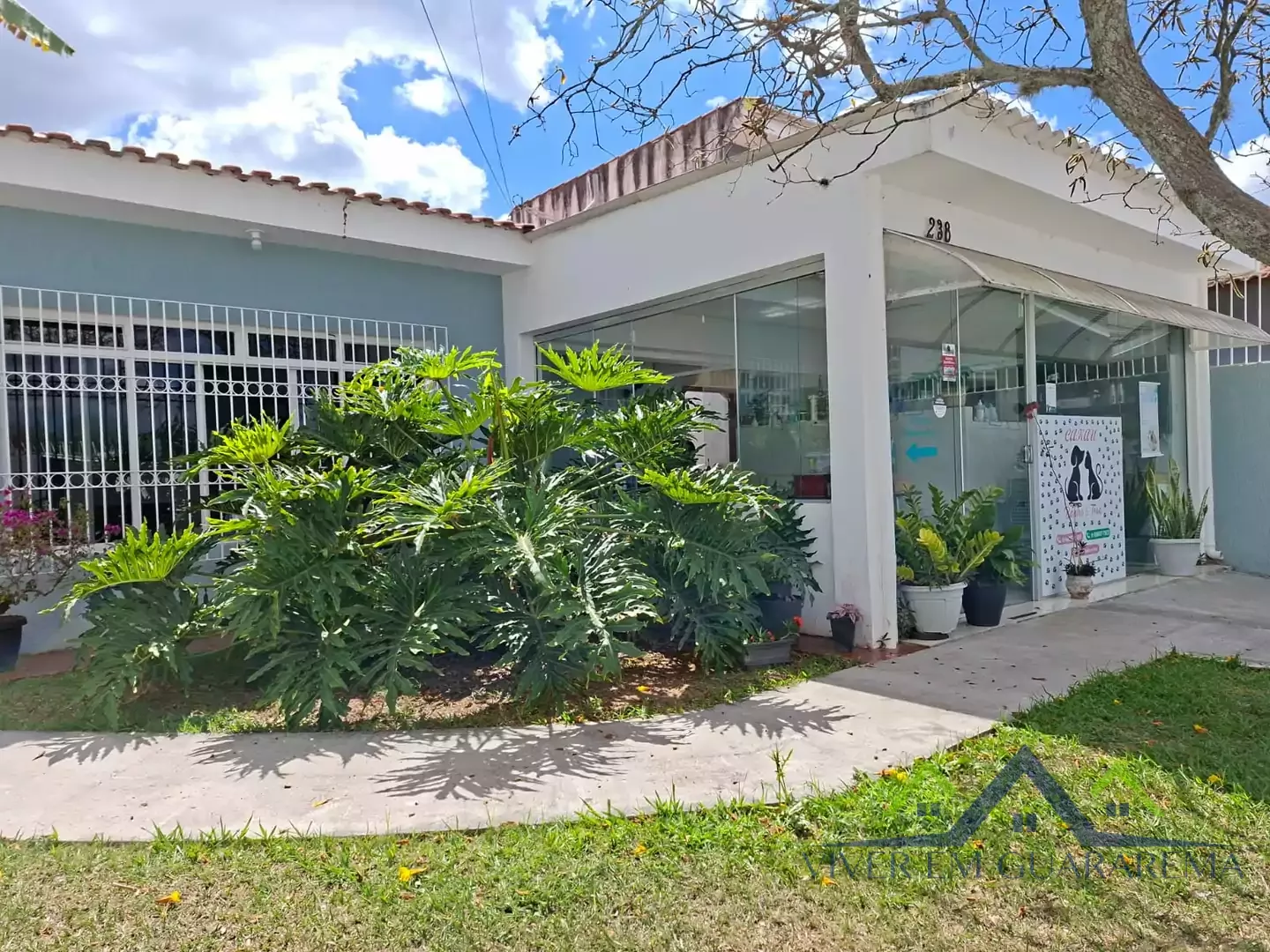 EXCELENTE CASA TÉRREA NO CORAÇÃO DA CIDADE