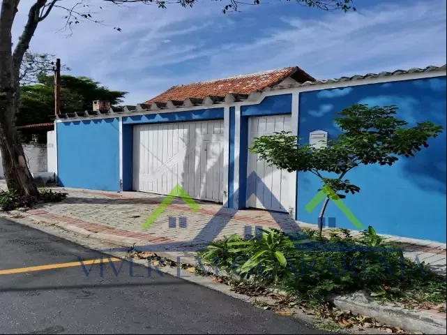 CASA TÉRREA COM EDÍCULA NO ITAPEMA