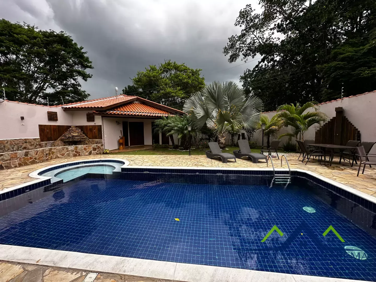 CASA COM VISTA PARA REPRESA PARA LOCAÇÃO DE FIM DE SEMANA — ANO NOVO INDISPONÍVEL — Miniatura 2