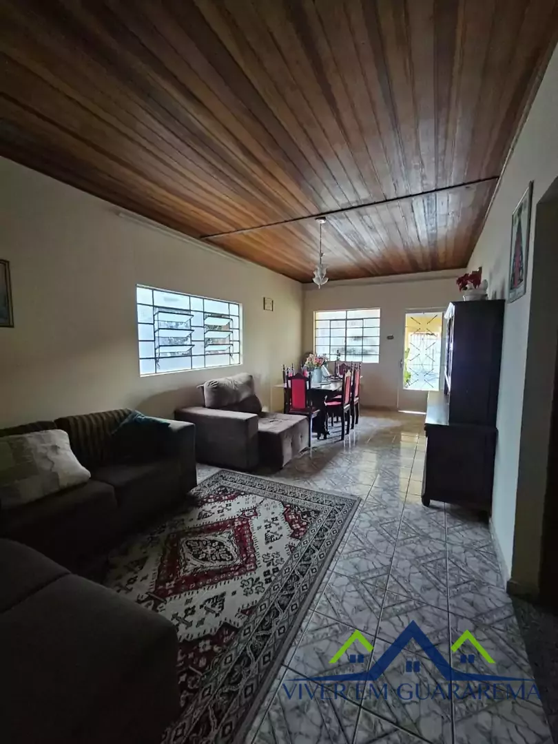 CASA TÉRREA NO CENTRO DE GUARAREMA — Miniatura 5