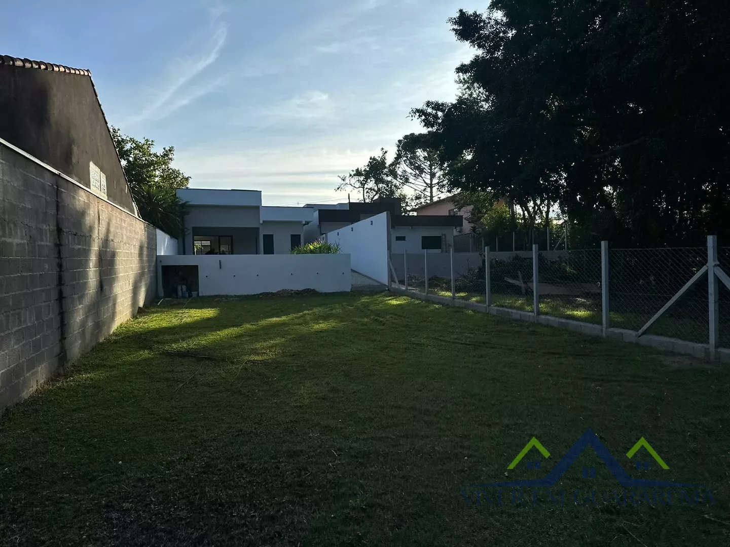 CASA ESPAÇOSA E SOFISTICADA A BEIRA DO RIO — Miniatura 19