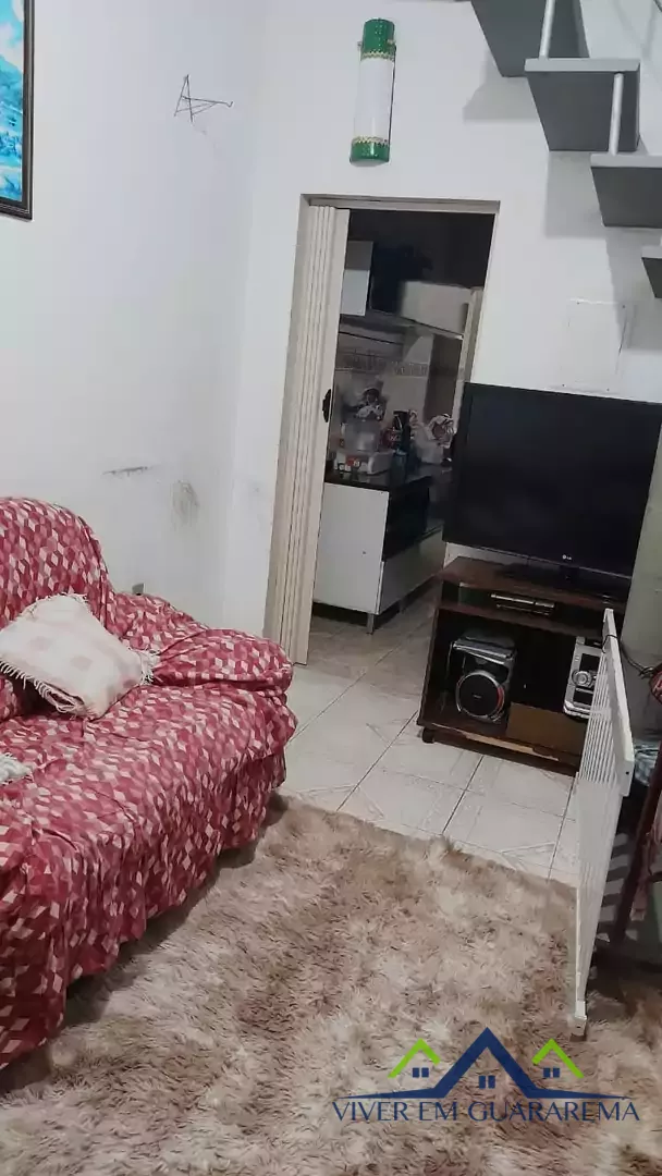 CASA À VENDA NO CENTRO DE GUARAREMA