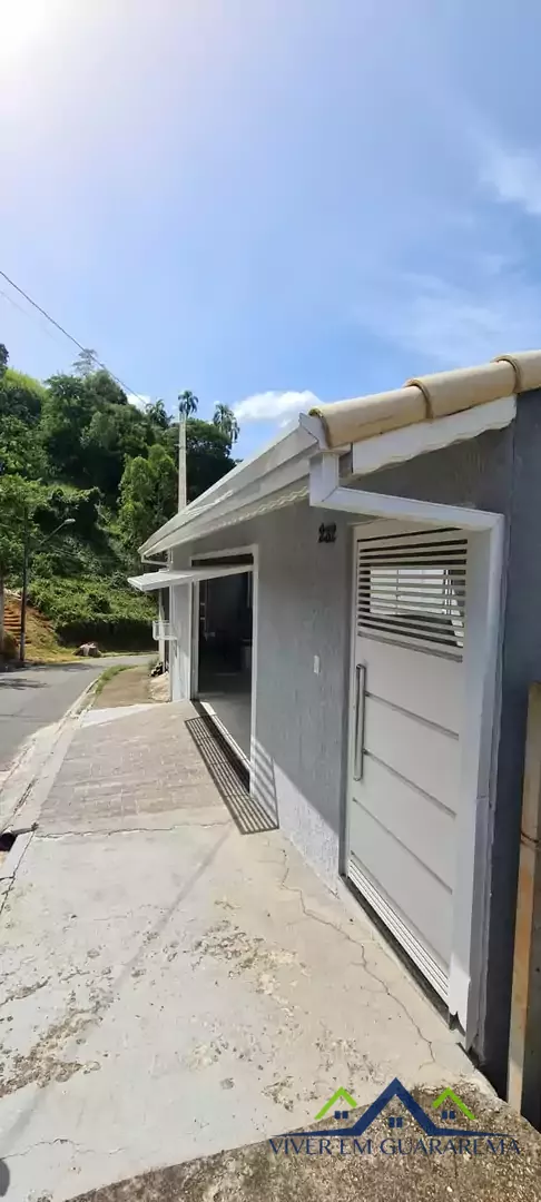 AMPLA E BELA CASA PRÓXIMO AO CENTRO