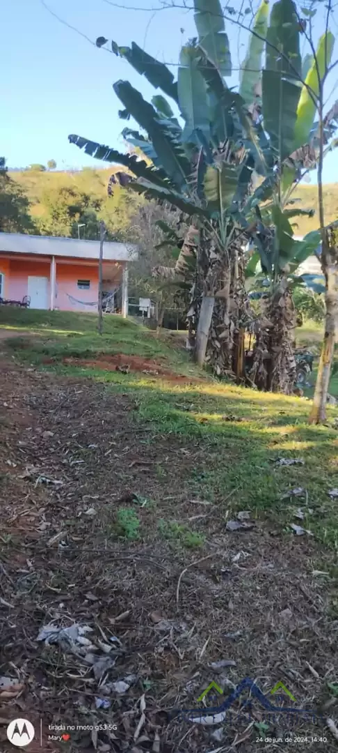 CASA COM CABANA DE MADEIRA NO ITAÓCA — Miniatura 2