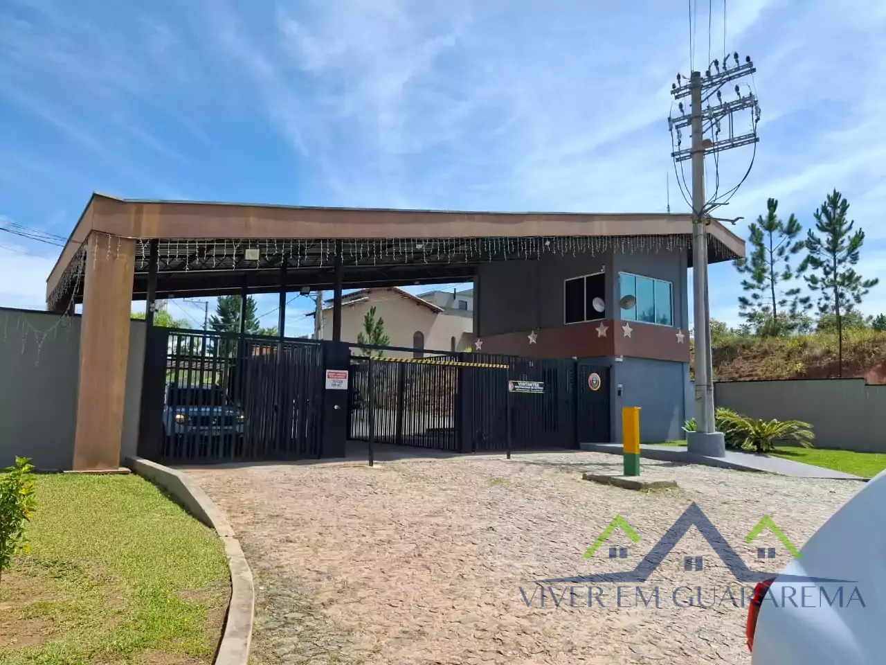 CASA À VENDA NO CONDOMÍNIO LAGO DOURADO
