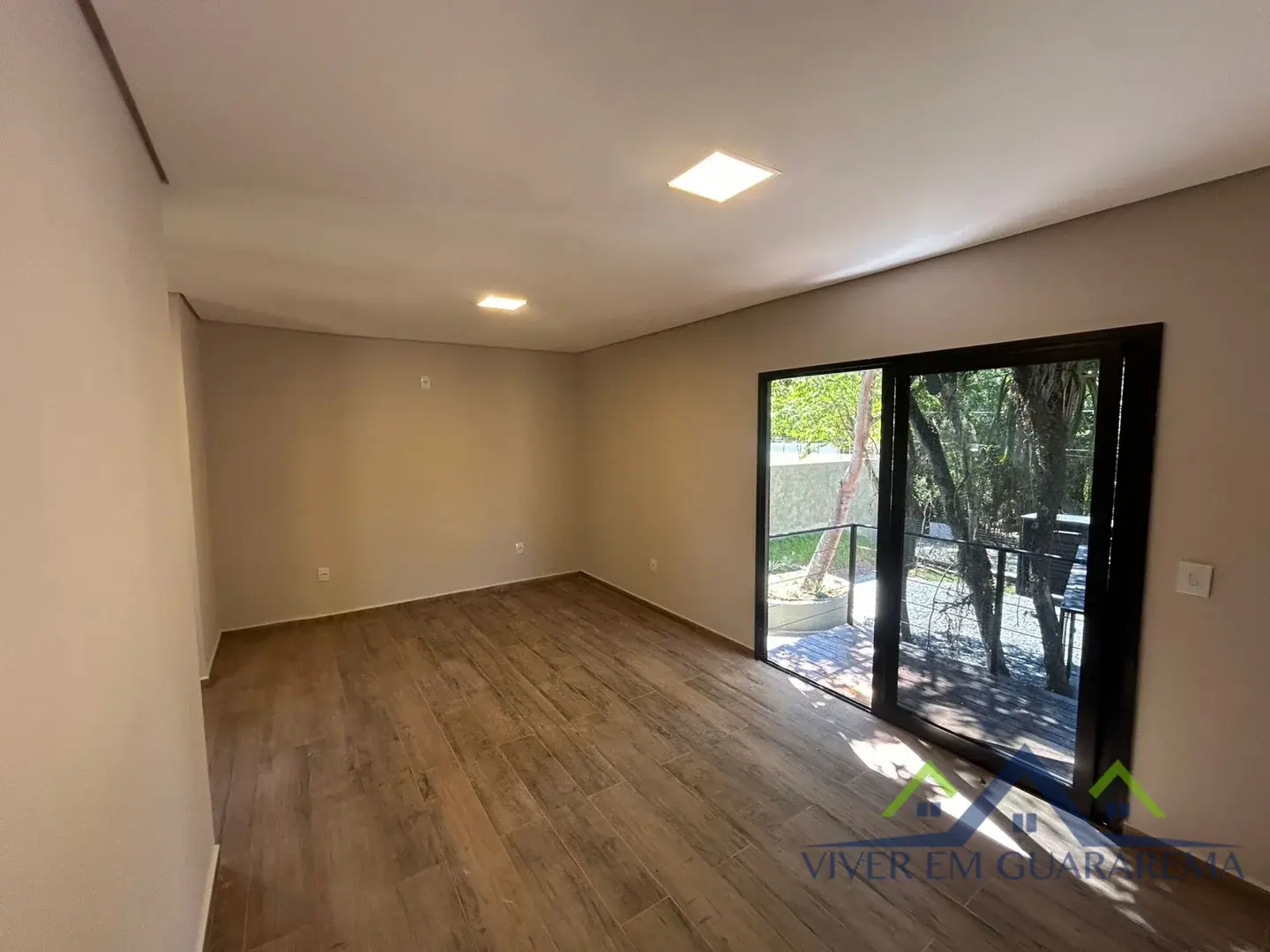 CASA CONTAINER EM ÁREA TRANQUILA COM TERRENO AMPLO — Miniatura 6
