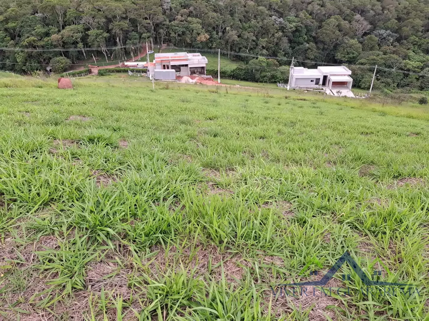 LOTES À VENDA NO RESIDENCIAL GUARAREMA HILLS — Miniatura 4