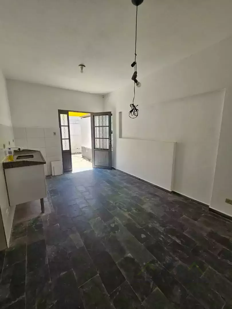 PRÉDIO COM PONTO COMERCIAL, CASA + EDÍCULA — Miniatura 3