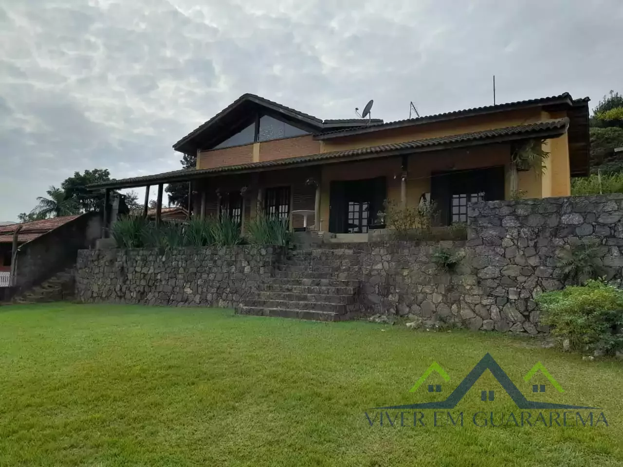 CASA À VENDA NO JARDIM ITAPEMA