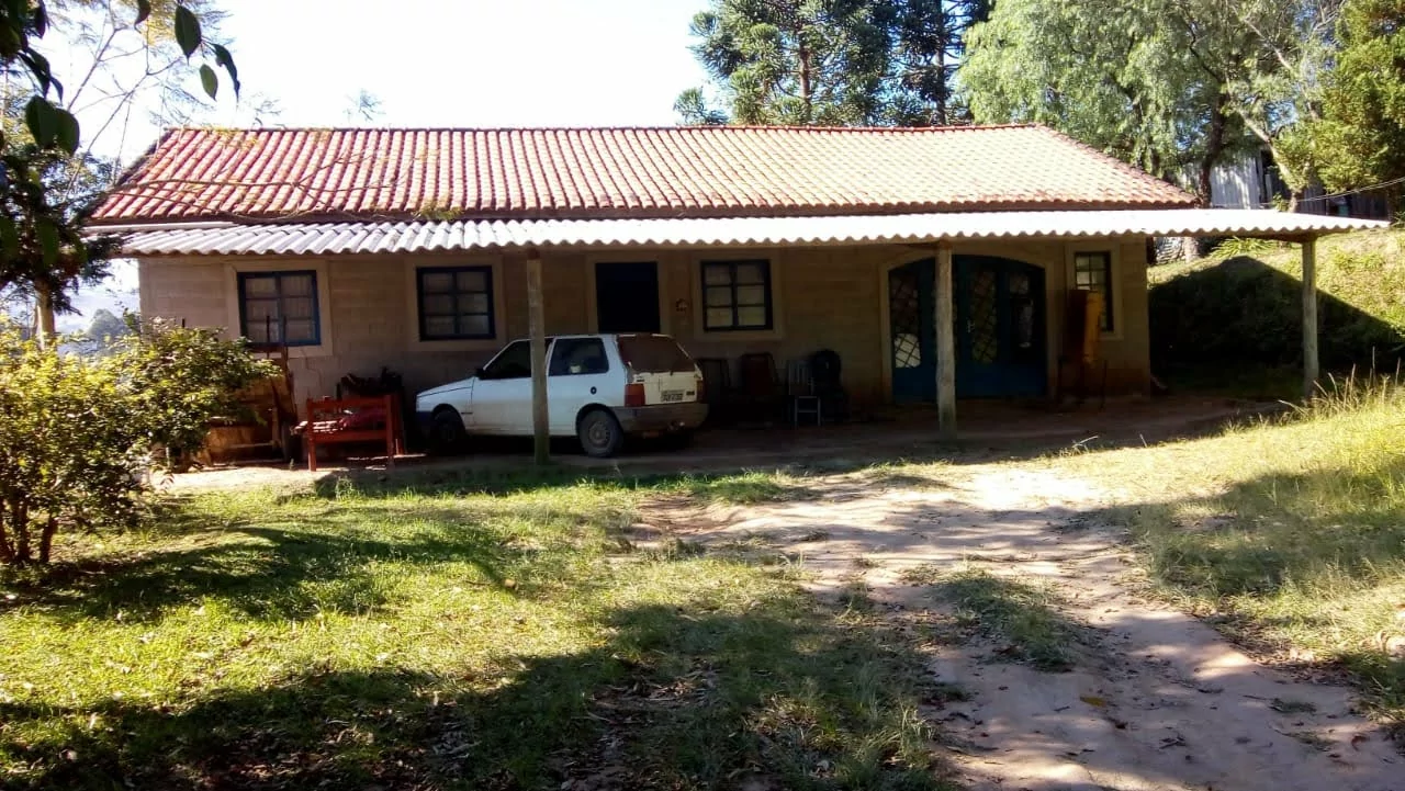 SÍTIO EM IGARATÁ