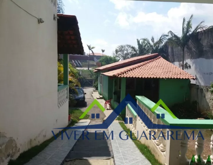 CHÁCARA NO CENTRO DE GUARAREMA