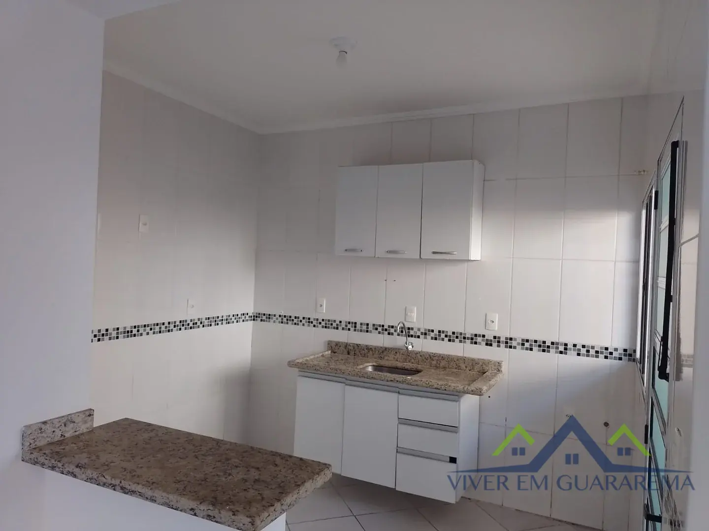 CASA EM CONDOMÍNIO NO CENTRO DE GUARAREMA — Miniatura 3